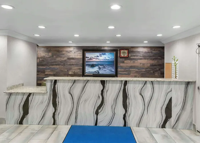 Surestay By Western Worth Benbrook Hotel