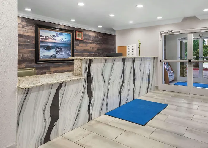 Hotel Surestay By Western Worth Benbrook Fort Worth