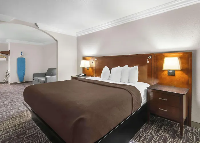 Hotel Surestay By Western Worth Benbrook Fort Worth