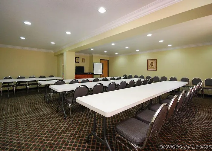Hotel Surestay By Western Worth Benbrook 3*