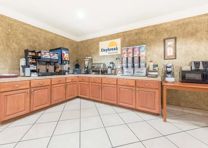 Surestay By Western Worth Benbrook Hotel